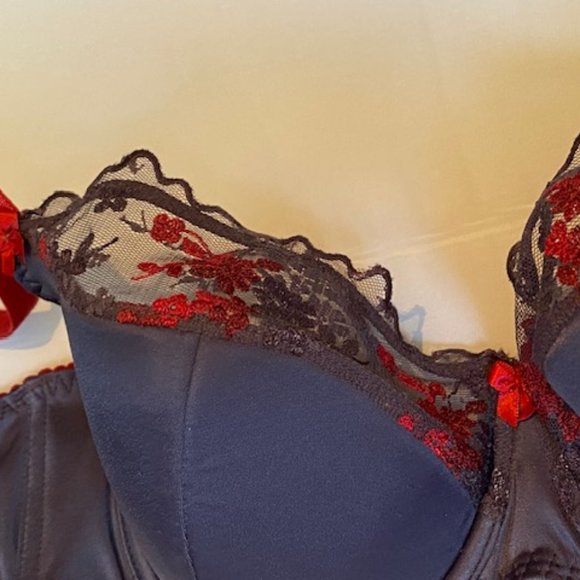 European Half Padded Bra 30G - Picture 6 of 6